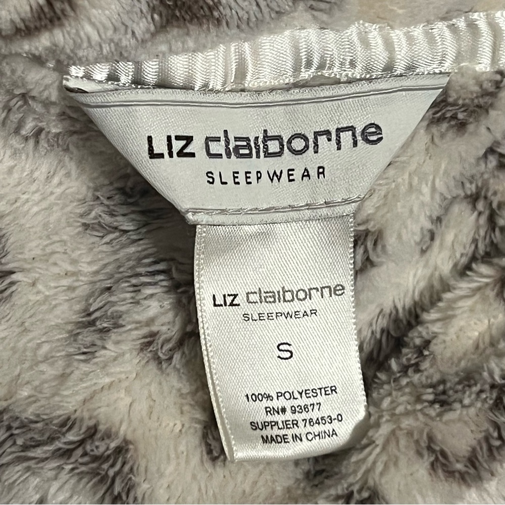 Liz Claiborne - Picture 2 of 3